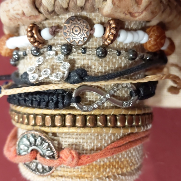 4 for $50 Large Mixed Lot of String and Bead Bracelets - Picture 5 of 7